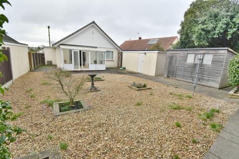 3 bedroom detached bungalow for sale, Melbury Close, Ferndown, BH22