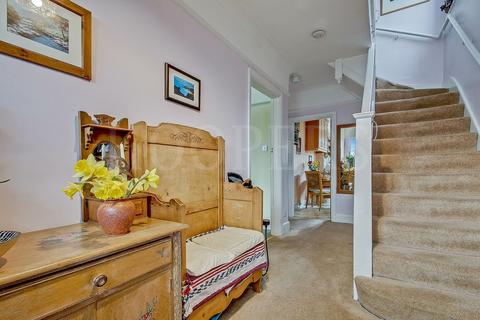 undefined, Dollis Hill Avenue, London, NW2