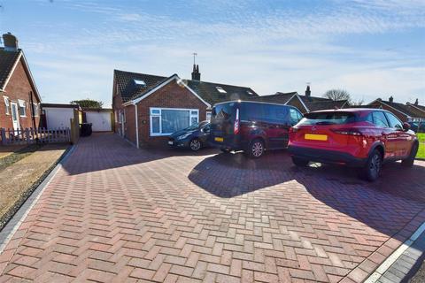 4 bedroom semi-detached bungalow for sale, Greenleaf Gardens, Polegate