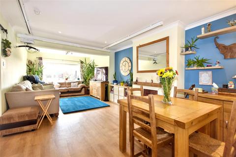 4 bedroom semi-detached bungalow for sale, Greenleaf Gardens, Polegate