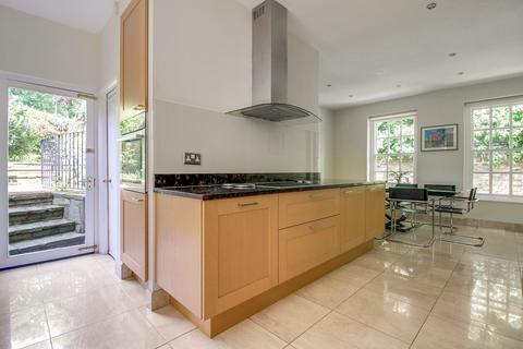 undefined, Lyndhurst Road, Hampstead, London NW3