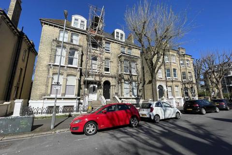 Studio to rent, Tisbury Road, Hove,