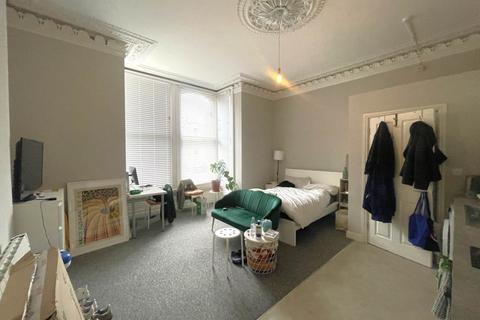 Studio to rent, Tisbury Road, Hove,