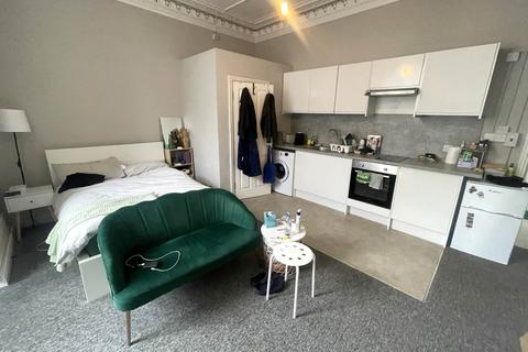Studio to rent, Tisbury Road, Hove,