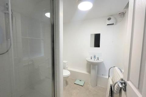 Studio to rent, Tisbury Road, Hove,