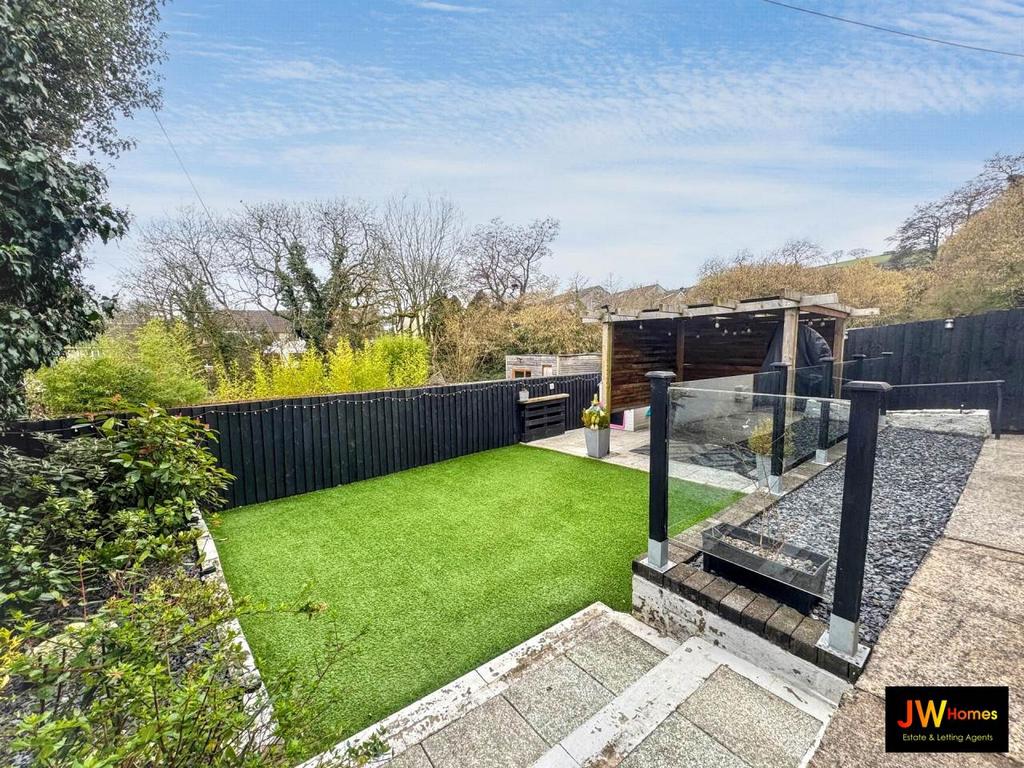Front garden (3)