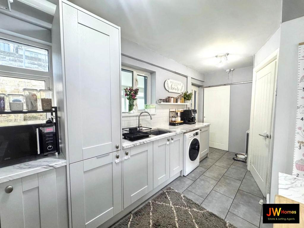 Kitchen 2 (5)
