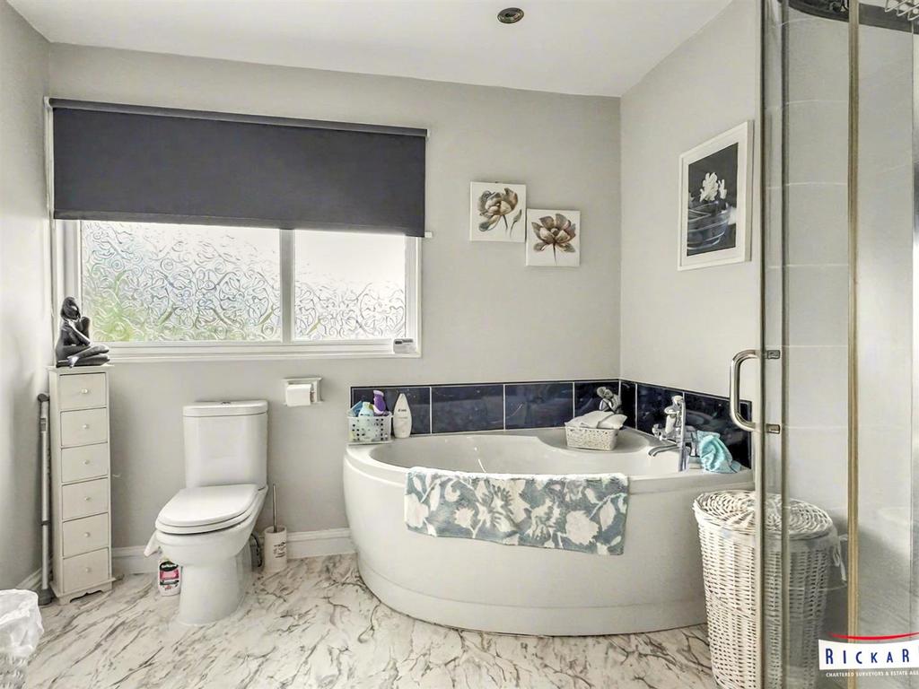 Ensuite bathroom room/wc