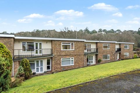 2 bedroom flat for sale, Hurstmere Close, Hindhead GU26
