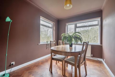 2 bedroom flat for sale, Hurstmere Close, Hindhead GU26