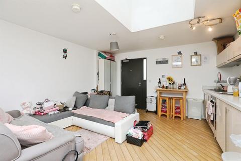 Studio for sale, Geoffrey Watling Way, Norwich
