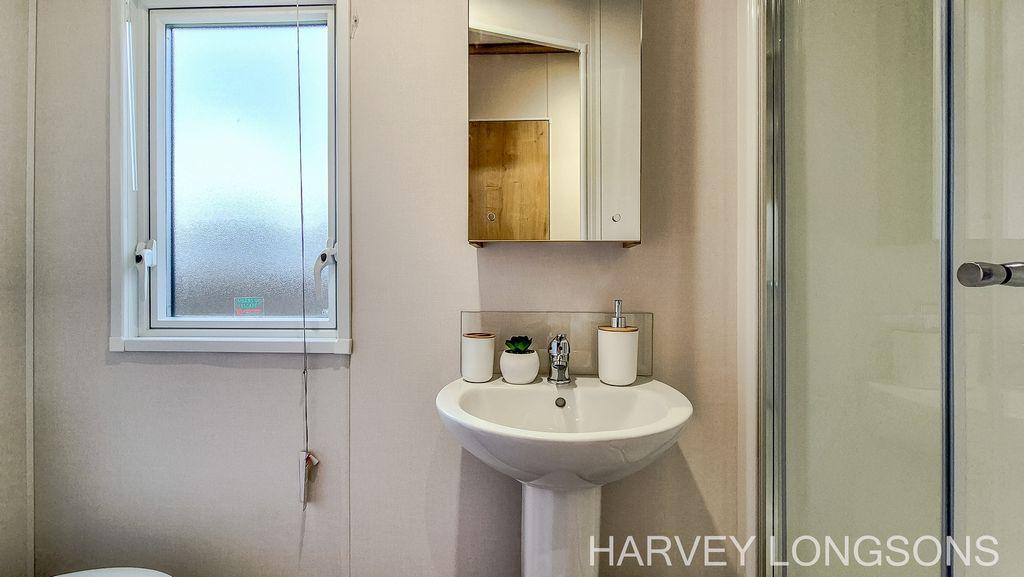 Willerby Lamberhurst 8