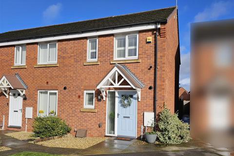 2 bedroom end of terrace house for sale, Field Sidings Way, Kingswinford