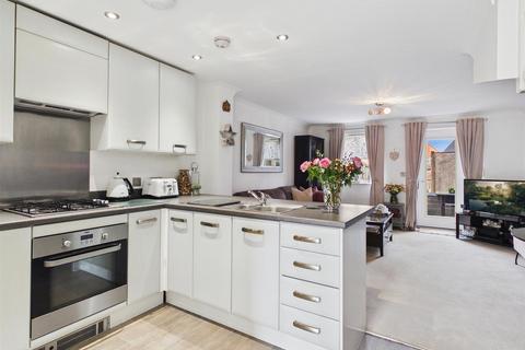 2 bedroom end of terrace house for sale, Field Sidings Way, Kingswinford