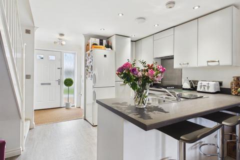 2 bedroom end of terrace house for sale, Field Sidings Way, Kingswinford