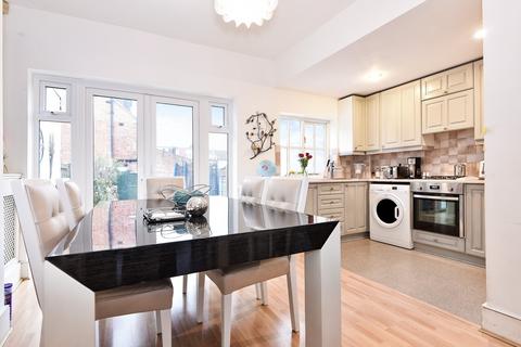 4 bedroom terraced house to rent, Faraday Road, London SW19