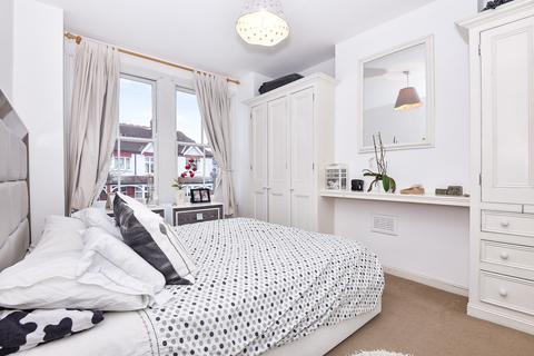 4 bedroom terraced house to rent, Faraday Road, London SW19