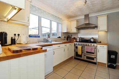 4 bedroom detached house for sale, Dewfalls Drive, Bradley Stoke, Bristol, Gloucestershire, BS32