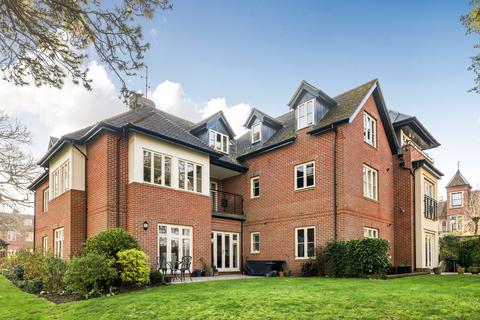 3 bedroom flat for sale, Milesdown Place, Winchester, Hampshire, SO23