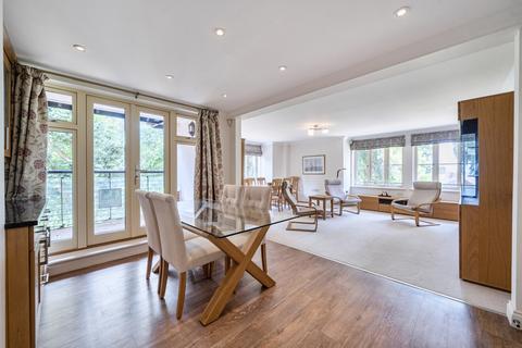 3 bedroom flat for sale, Milesdown Place, Winchester, Hampshire, SO23