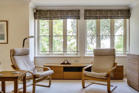3 bedroom flat for sale, Milesdown Place, Winchester, Hampshire, SO23