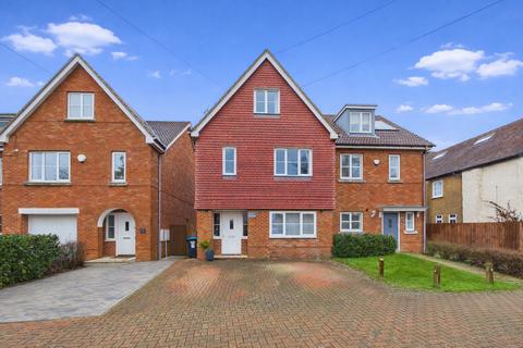 4 bedroom semi-detached house for sale, Adeyfield Road, Hemel Hempstead Hemel Hempstead, HP2