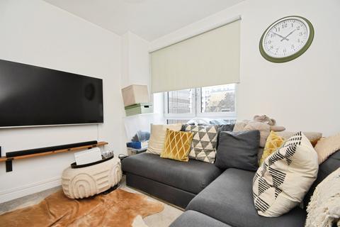 2 bedroom apartment for sale, St. James Road, Brentwood