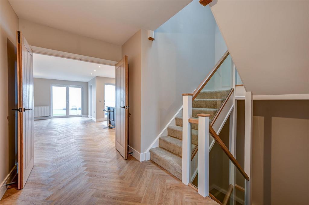 First floor landing 1.jpg