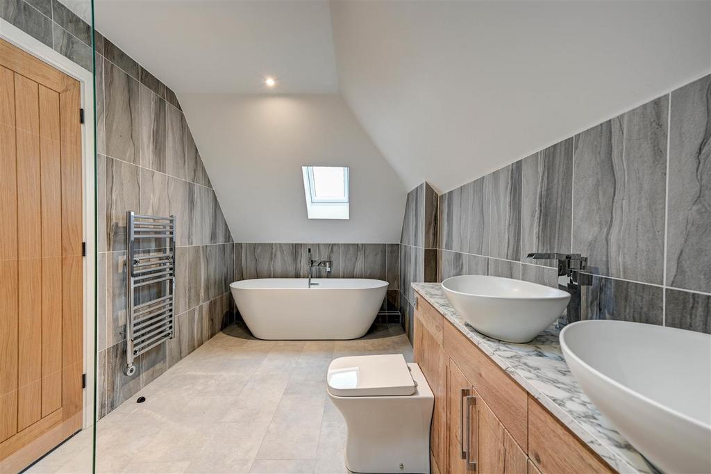 En-suite bathroom to bedroom 1.jpg
