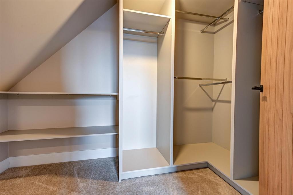 Dressing room to bedroom 2.jpg
