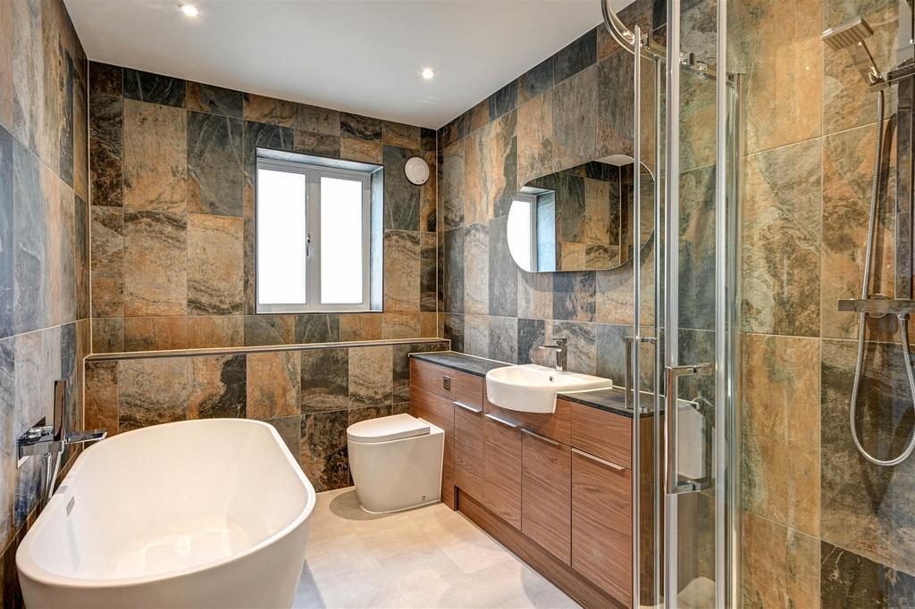 First floor bathroom.jpg