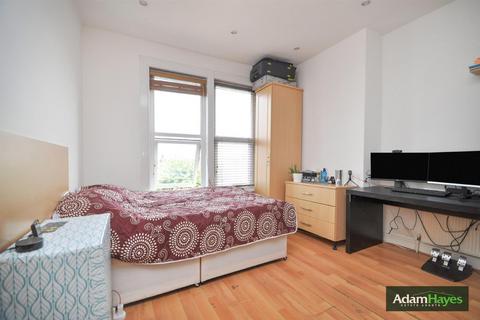 Studio to rent, Ballards Lane, Finchley Central N3