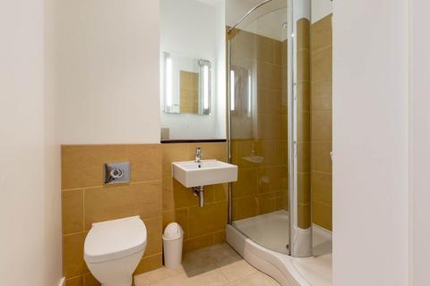 2 bedroom flat to rent, St Vincent Place, New Town , City Centre