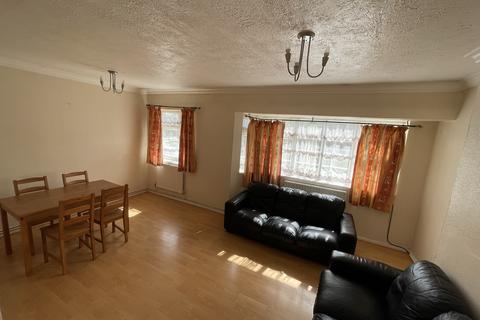 2 bedroom apartment to rent, Harrowdene Close, Wembley, HA0