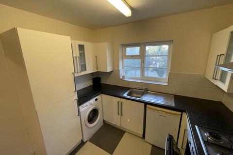 2 bedroom apartment to rent, Harrowdene Close, Wembley, HA0