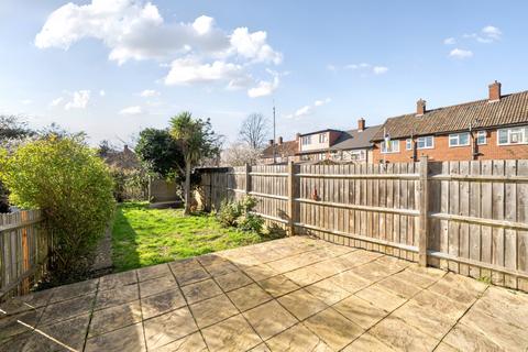 4 bedroom terraced house to rent, Hargood Road London SE3