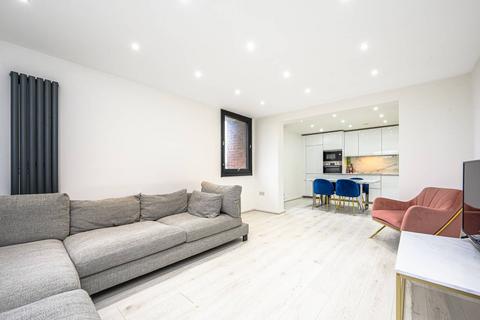 3 bedroom flat for sale, Britten Close, Golders Green, London, NW11