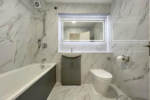 2 bedroom flat for sale, Kingston Road, New Malden