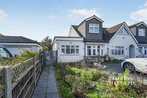 Studio to rent, Pield Heath Avenue, Uxbridge, UB8