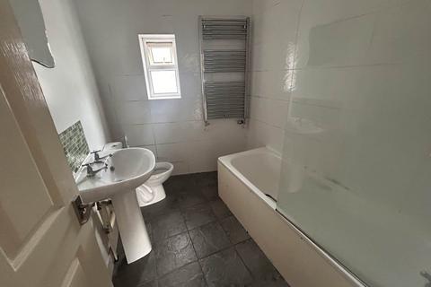 2 bedroom flat to rent, Lily Street*, Cardiff CF24