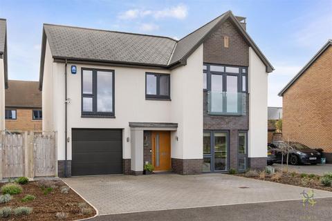 4 bedroom detached house for sale, Muntjac Drive, Stratford-upon-avon CV37