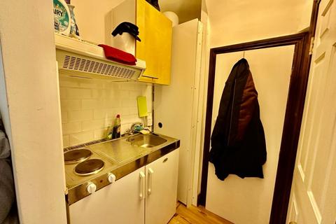Semi detached house to rent, 64 Station Road,