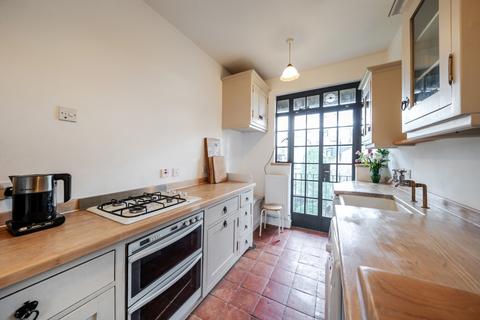 2 bedroom flat to rent, Fortess Road London NW5