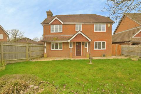 4 bedroom detached house for sale, Lovelace Court, Ashford TN26