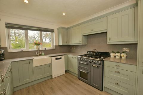 4 bedroom detached house for sale, Lovelace Court, Ashford TN26