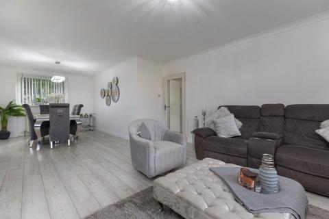 3 bedroom flat for sale, Castleton Court, Castleton Drive, Newton Mearns