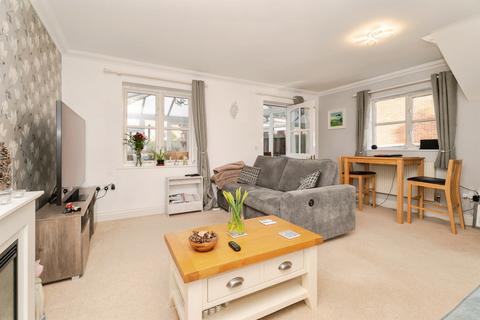 3 bedroom end of terrace house for sale, Neil Avenue, Holt