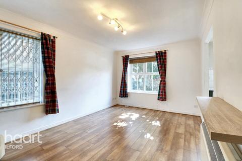 1 bedroom apartment for sale, Albert Road, Ilford