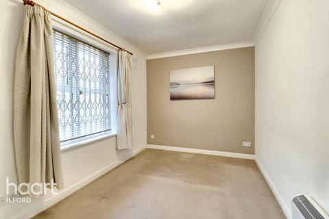 1 bedroom apartment for sale, Albert Road, Ilford