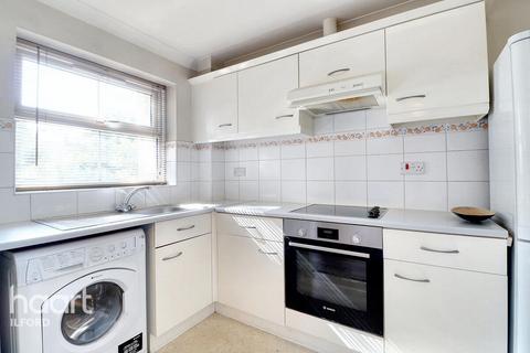 1 bedroom apartment for sale, Albert Road, Ilford